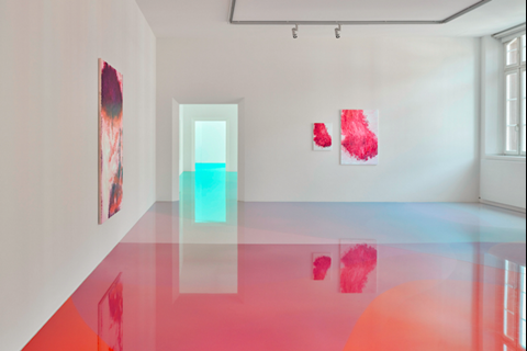 flood like and colorful floor in an exhibition1 900x601